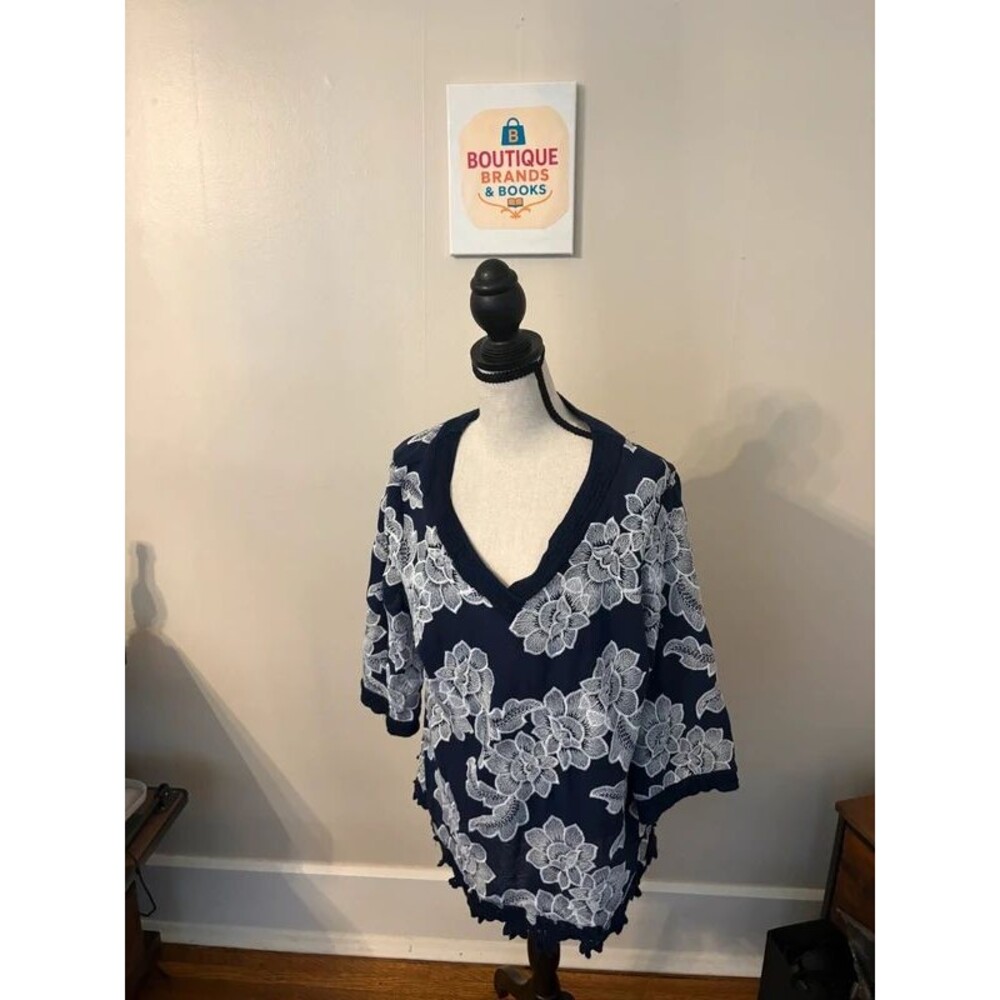 Chico's Embroidered Floral Tunic Top – Women's Size 2 (Large)